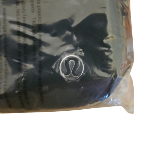 Lululemon Black Belt Bag - Picture 4 of 6